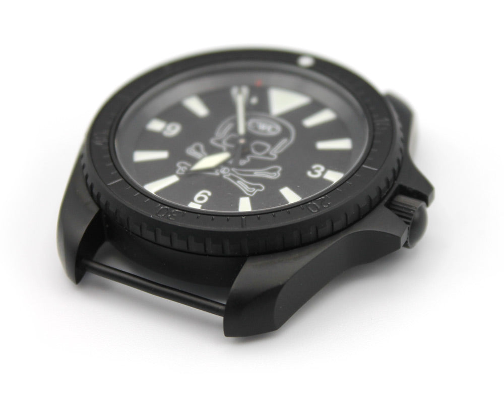 Black-Out Bezel on a Diver E9 Watch