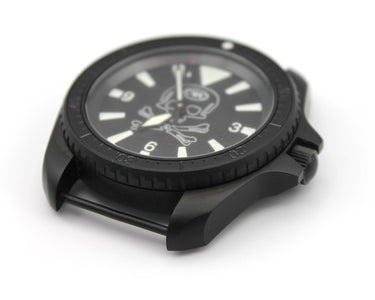 Black-Out Bezel on a Diver E9 Watch